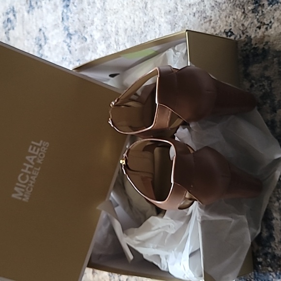 Sandals - Picture 4 of 5